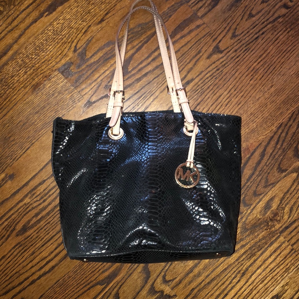 Michael Kors tote EUC